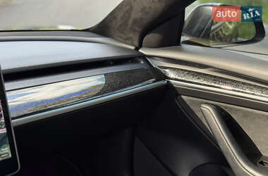 Седан Tesla Model 3 2021 в 