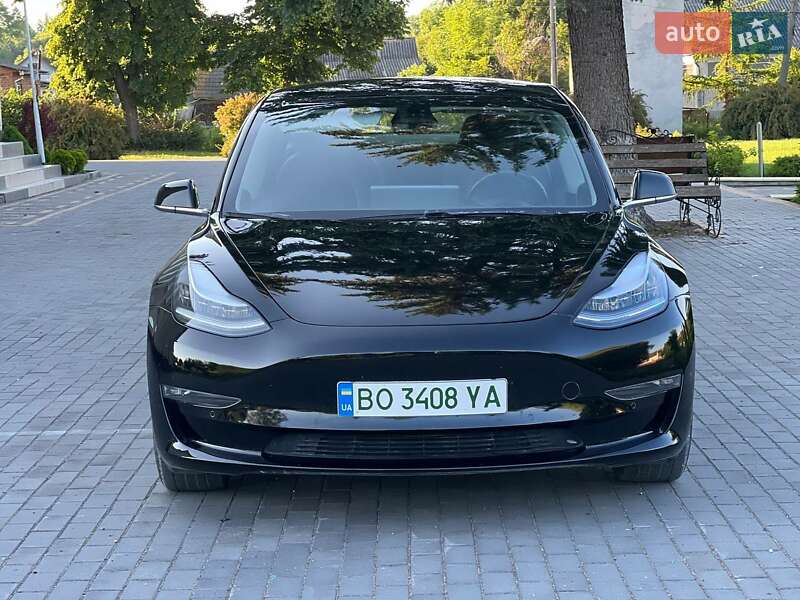 Седан Tesla Model 3 2019 в Тернополе