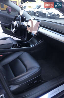 Седан Tesla Model 3 2018 в 