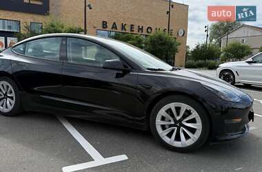 Седан Tesla Model 3 2021 в 