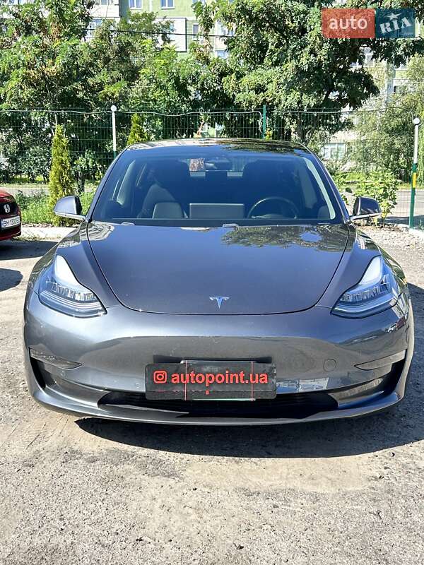Седан Tesla Model 3 2018 в Сумах
