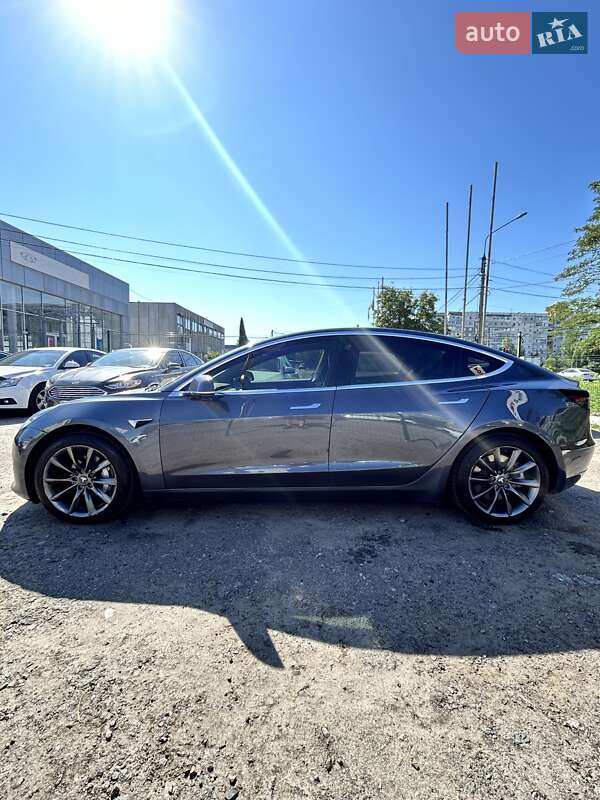 Седан Tesla Model 3 2018 в Сумах