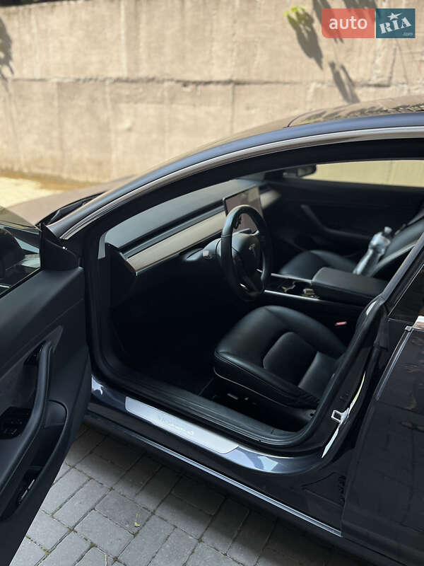 Седан Tesla Model 3 2018 в Хмельницком