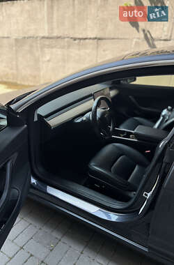 Седан Tesla Model 3 2018 в 