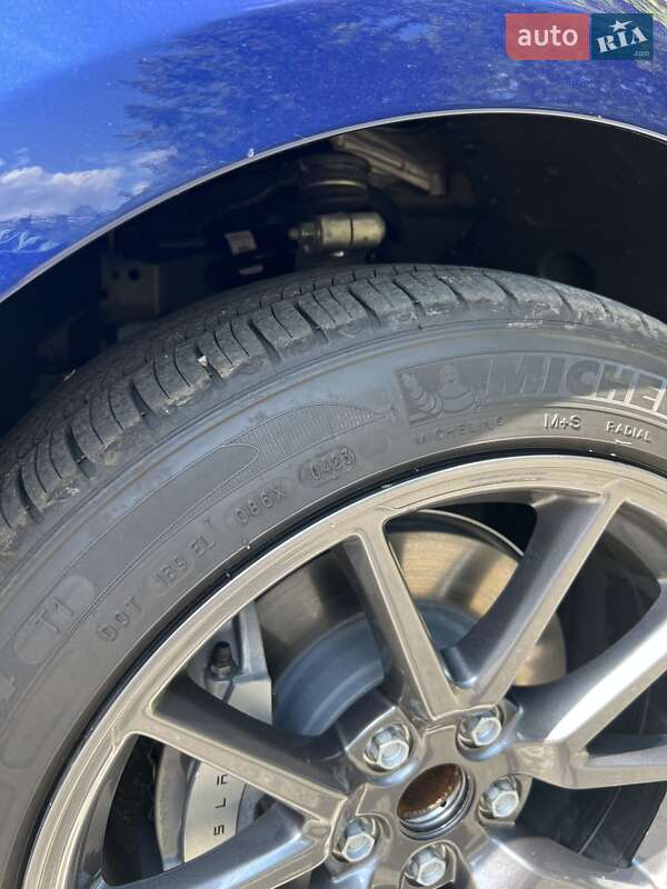 Седан Tesla Model 3 2023 в Києві