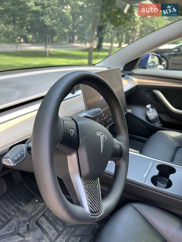 Седан Tesla Model 3 2023 в Києві