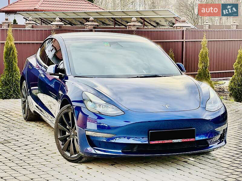 Седан Tesla Model 3 2022 в Києві