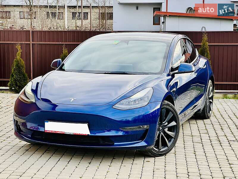 Седан Tesla Model 3 2022 в Києві