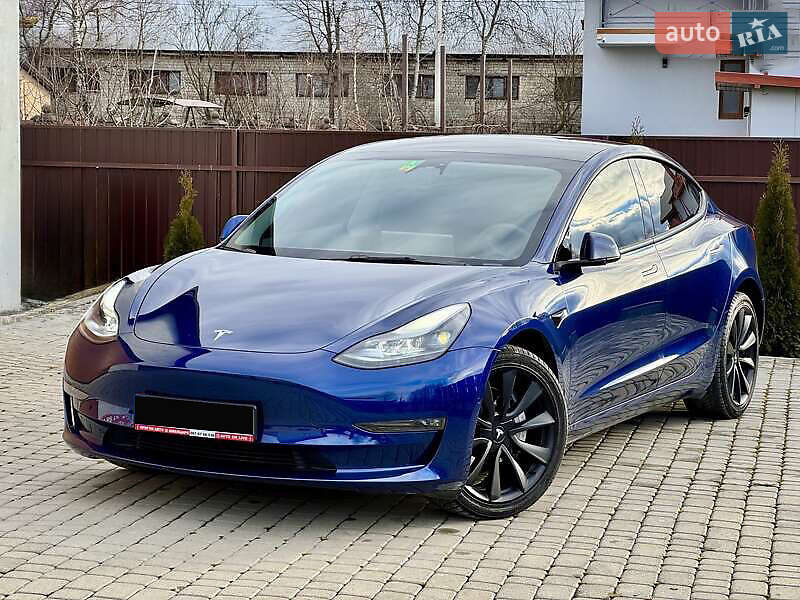 Седан Tesla Model 3 2022 в Києві