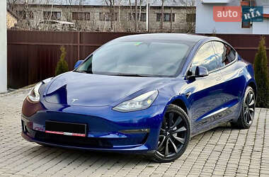 Седан Tesla Model 3 2022 в 