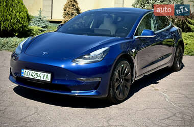 Седан Tesla Model 3 2019 в 