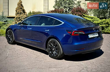 Седан Tesla Model 3 2019 в 