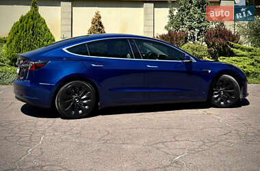 Седан Tesla Model 3 2019 в 