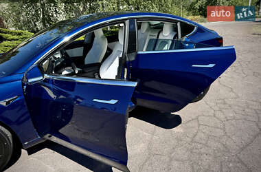 Седан Tesla Model 3 2019 в 
