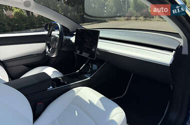 Седан Tesla Model 3 2019 в 