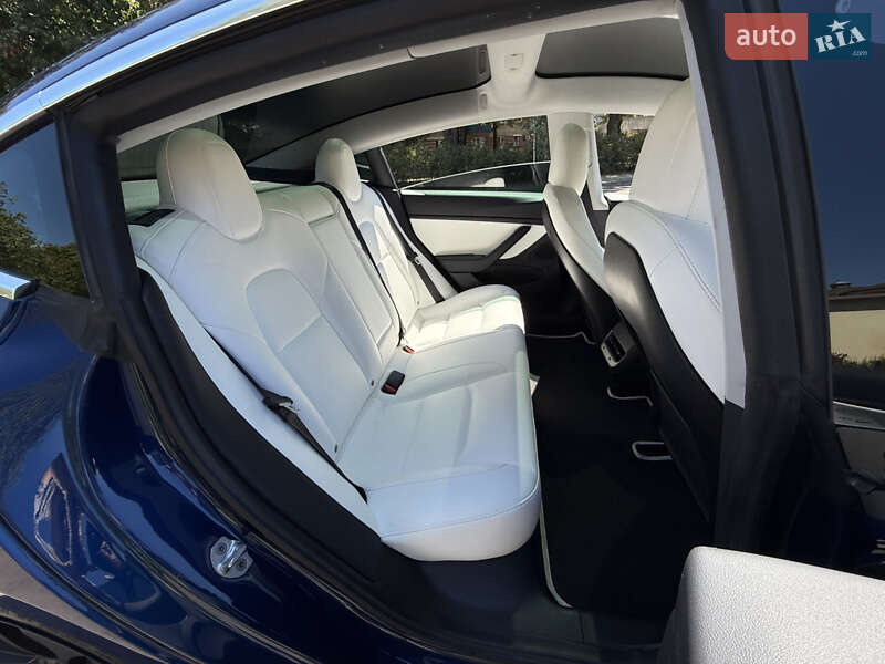 Седан Tesla Model 3 2019 в Днепре
