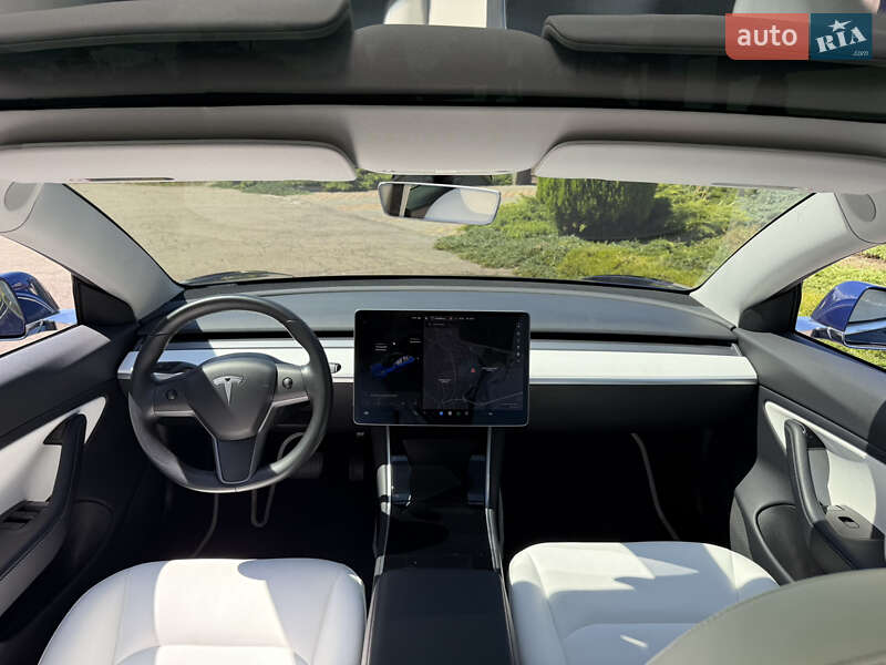 Седан Tesla Model 3 2019 в Днепре