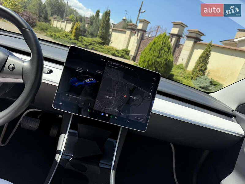 Седан Tesla Model 3 2019 в Днепре