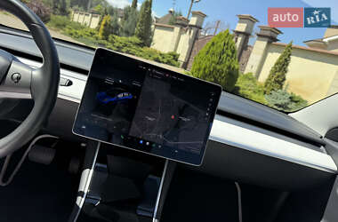 Седан Tesla Model 3 2019 в 