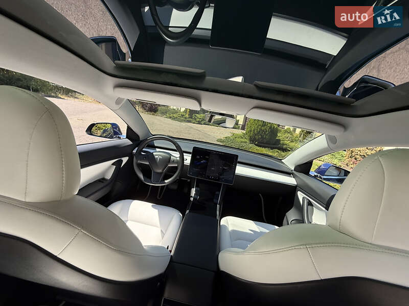 Седан Tesla Model 3 2019 в Днепре