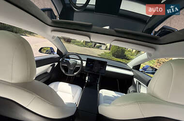 Седан Tesla Model 3 2019 в 