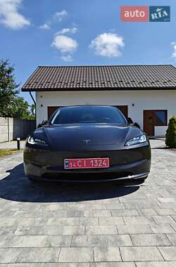 Седан Tesla Model 3 2024 в Львові