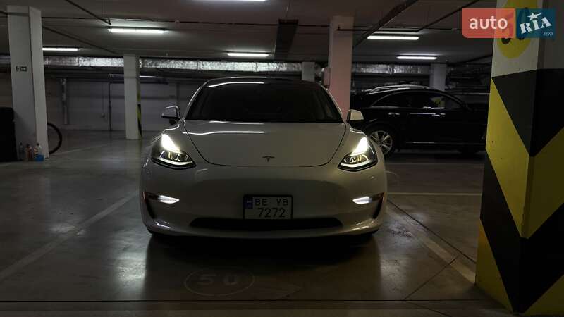 Седан Tesla Model 3 2022 в Одессе