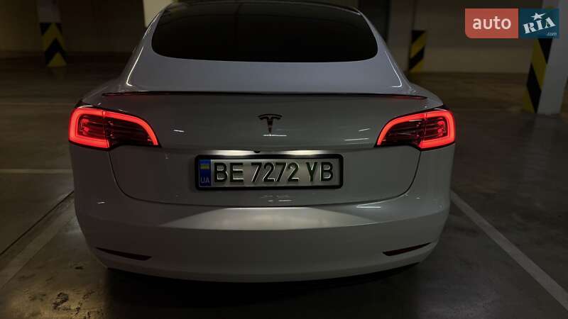 Седан Tesla Model 3 2022 в Одессе