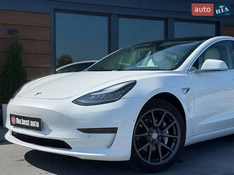 Седан Tesla Model 3 2019 в Рівному
