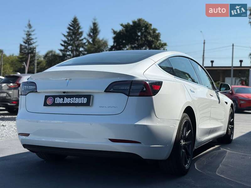 Седан Tesla Model 3 2019 в Рівному