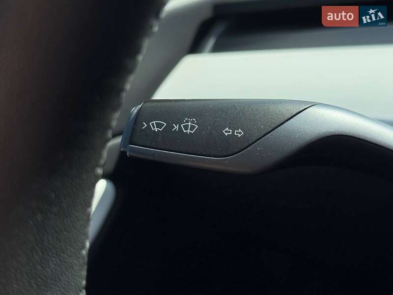 Седан Tesla Model 3 2019 в Рівному