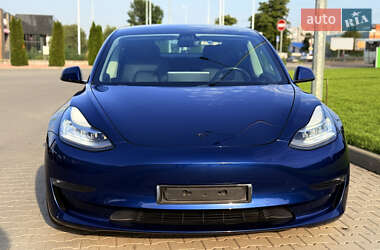 Седан Tesla Model 3 2019 в 
