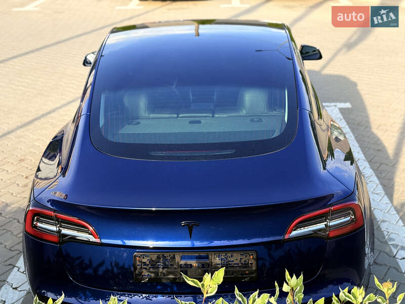 Седан Tesla Model 3 2019 в Житомирі