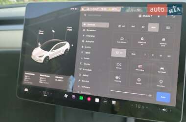Седан Tesla Model 3 2019 в 