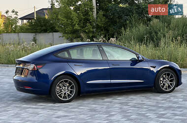 Седан Tesla Model 3 2021 в 