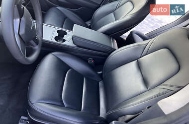 Седан Tesla Model 3 2021 в 
