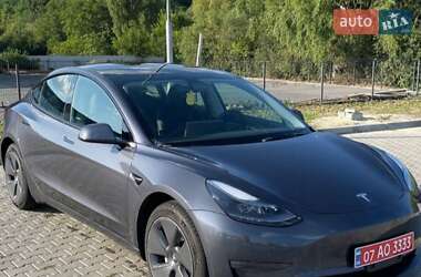 Седан Tesla Model 3 2023 в 
