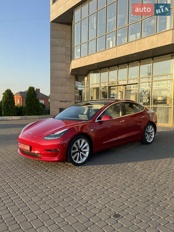 Седан Tesla Model 3 2020 в Хмельницком