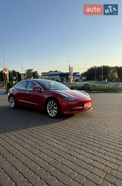 Седан Tesla Model 3 2020 в 