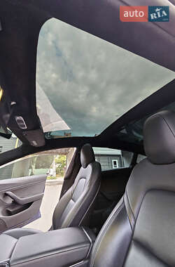 Седан Tesla Model 3 2018 в 