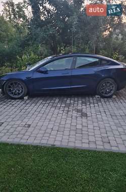 Седан Tesla Model 3 2021 в 
