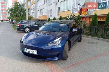 Седан Tesla Model 3 2021 в 