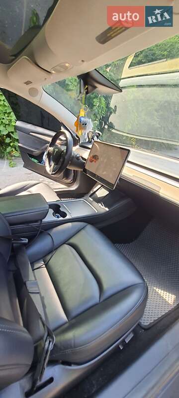 Седан Tesla Model 3 2022 в Білій Церкві