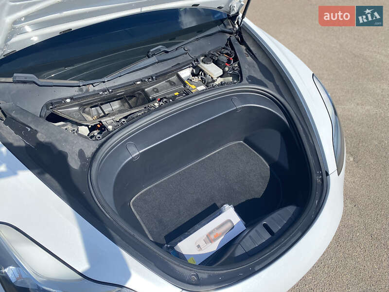 Седан Tesla Model 3 2018 в Броварах фото 15 Седан Tesla Model 3 2018 в Броварах