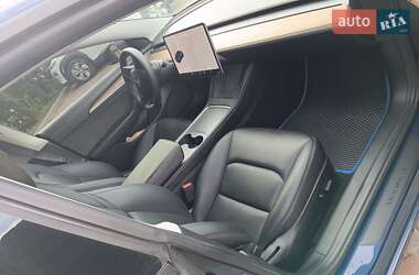 Седан Tesla Model 3 2021 в 