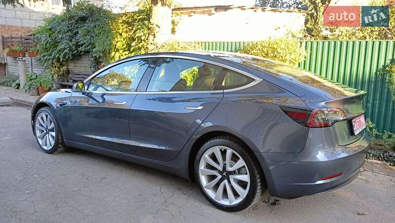 Седан Tesla Model 3 2019 в Києві