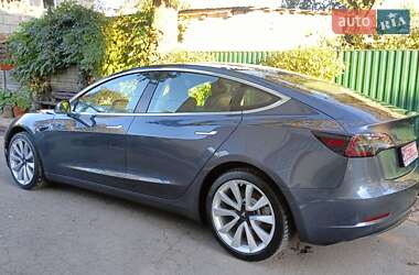 Седан Tesla Model 3 2019 в 