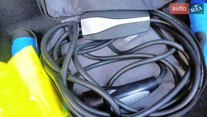 Седан Tesla Model 3 2019 в Києві