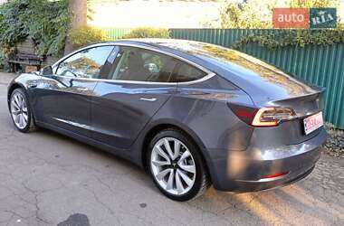 Седан Tesla Model 3 2019 в 