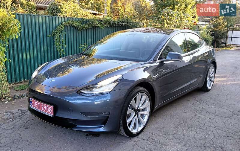 Седан Tesla Model 3 2019 в 